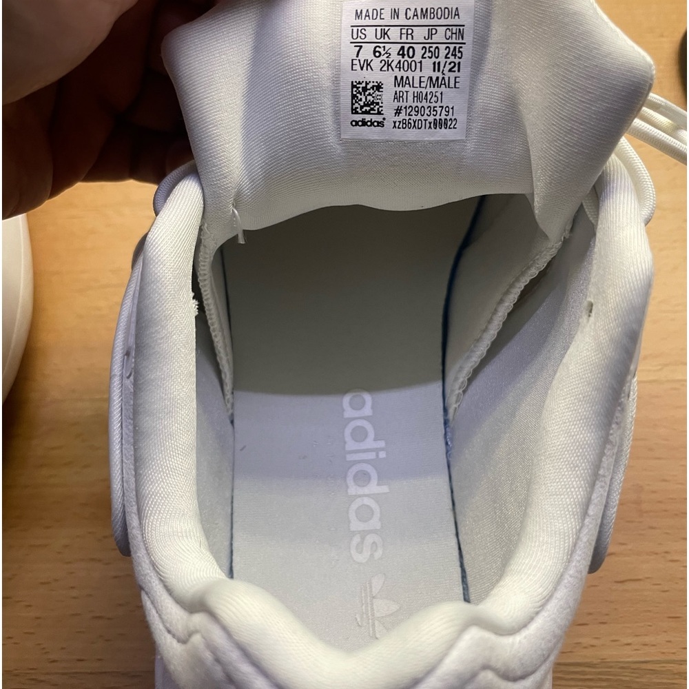 Adidas Ozelia - Picture 6 of 8